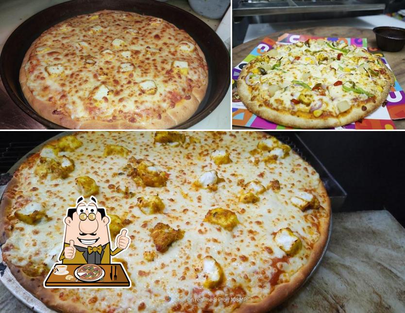 Try out pizza at Chicago pizza Mawana