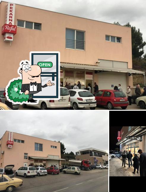 Gli esterni di PEKARA REFUL
