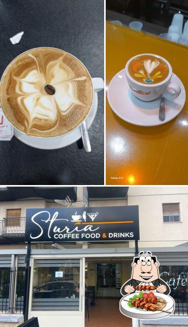 Guarda la foto che mostra la cibo e esterno di Sturìa Coffee Food & Drinks