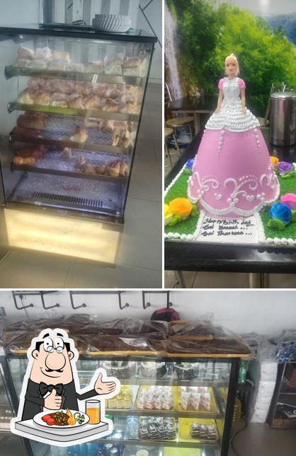 Meals at Iniya Sweets & Cake Cafe