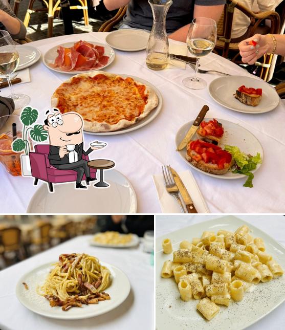 La interni e cibo del ristorante