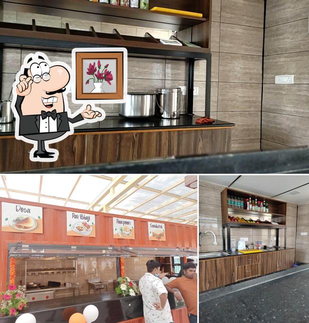 The interior of HUNGRY CORNER