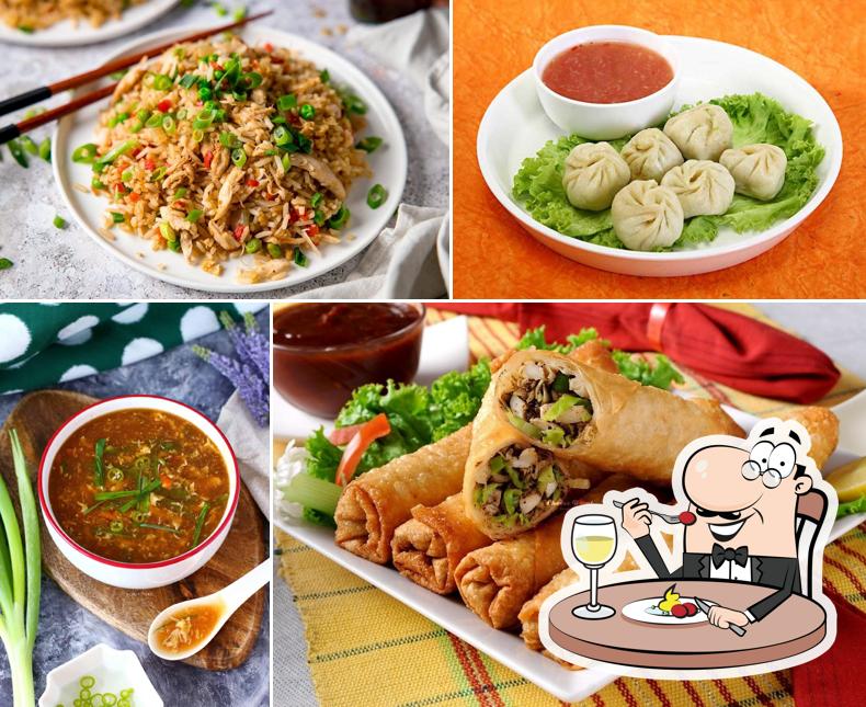 Food at Mezza-9 Chinese fast food corner