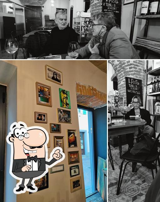 Dai un'occhiata agli interni di Caffè Il Posto