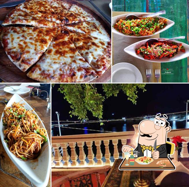 Meals at MAMASITA CAFE