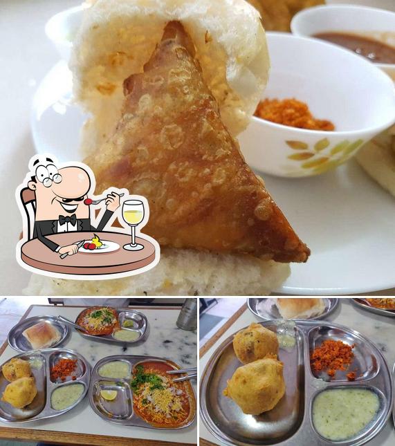 Meals at Babu Vadapav, vileparle