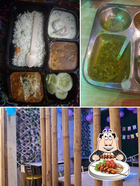 This is the picture showing food and interior at Dilliwasi Foodcourt