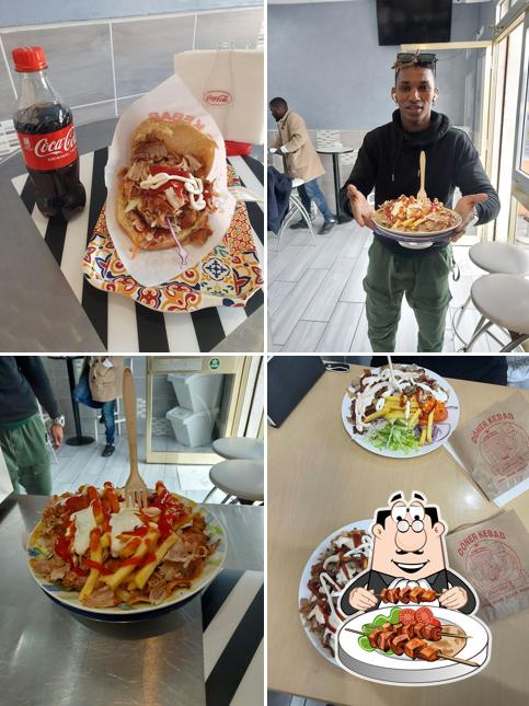 Panino con maiale stirato al Ottimo Kebab Di Marotta