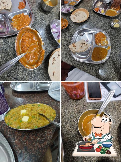 Chicken curry at Sree Krishna Purohit Veg Restaurant in Munnar Jain Food North Indian