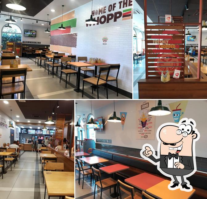 Gli interni di Burger King