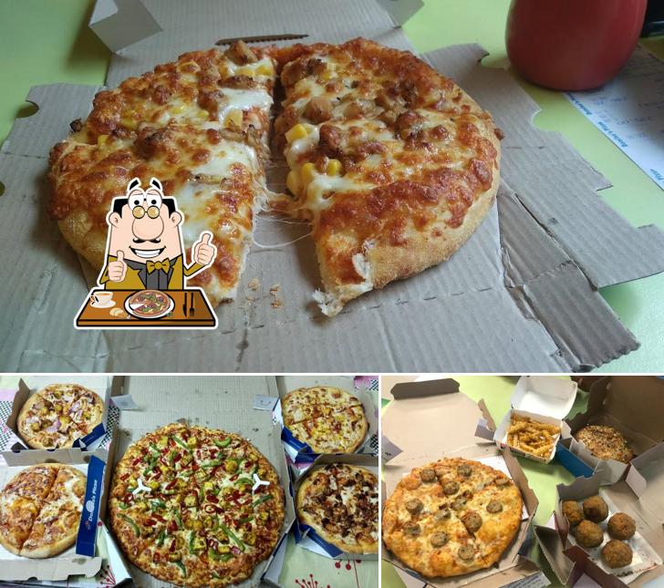 Order various variants of pizza