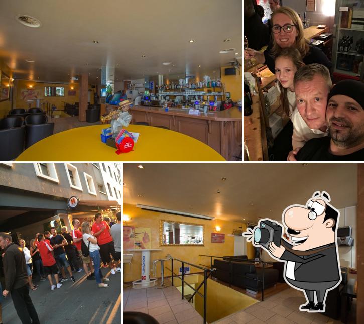 Ecco un'immagine di Café Bar Royal