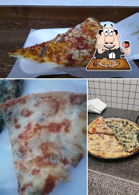 A Why Not? Pizza al trancio, puoi ordinare una bella pizza