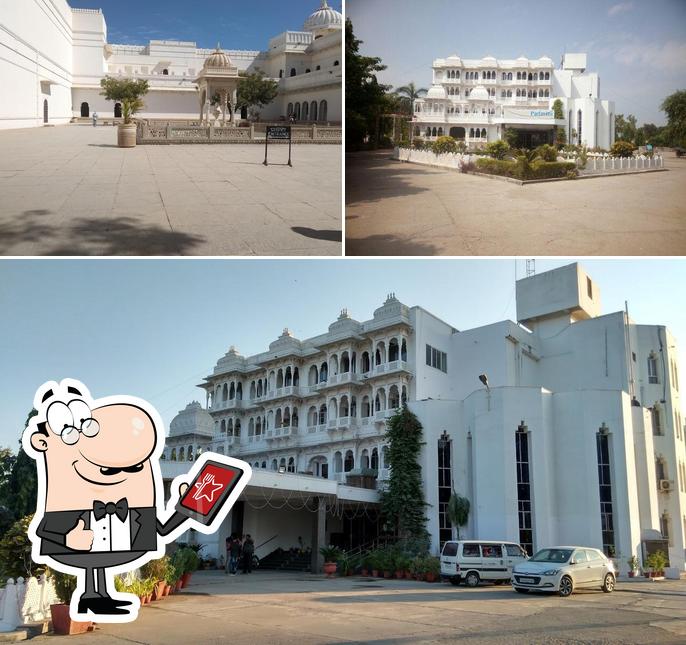 Check out how Hotel Padmini looks outside