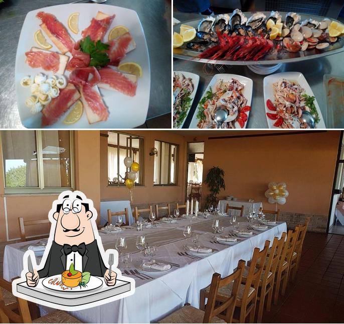 La cibo e interni del ristorante