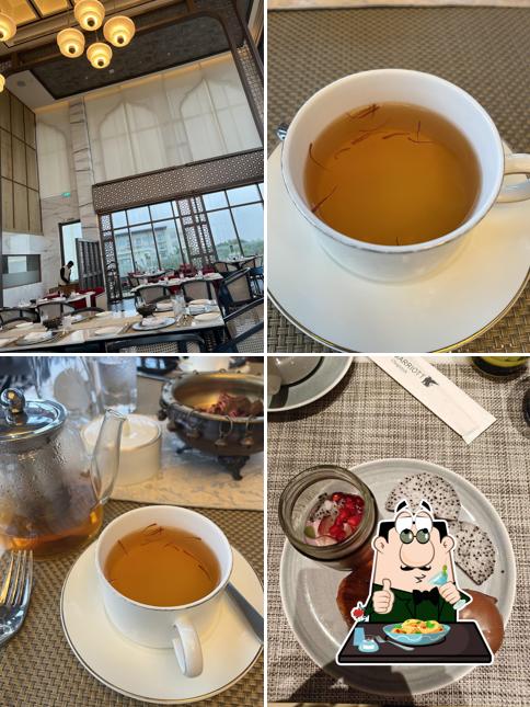 Meals at Aaleeshaan