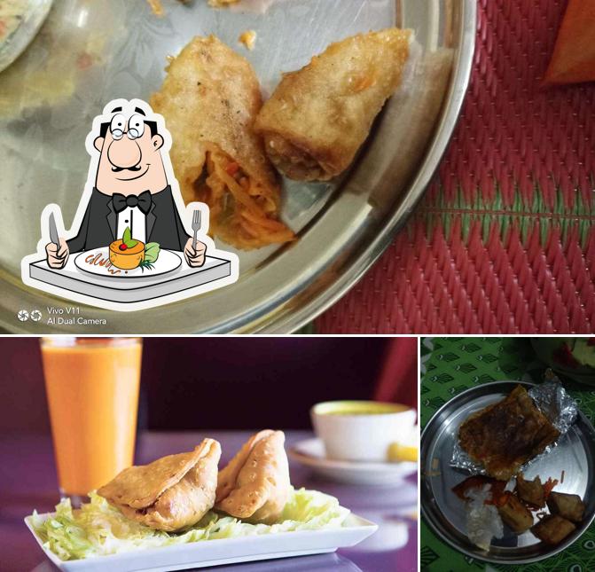 Food at Crazy Fast Food Center