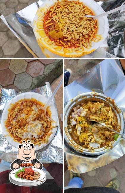 Food at Head Sahab Ke Pohe