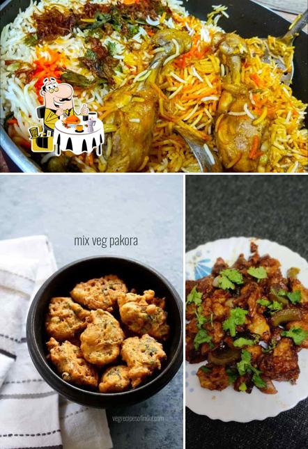 Food at lazeez food court
