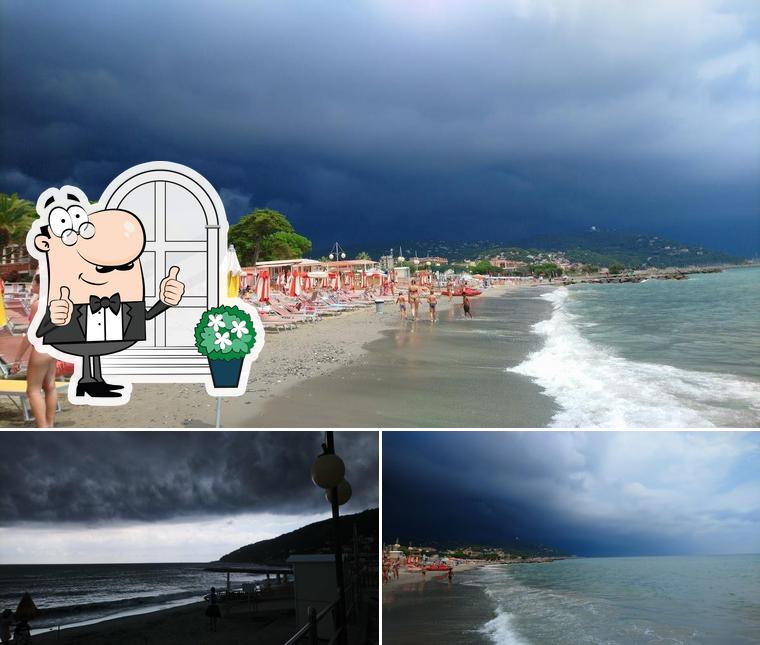 Goditi la vista dagli esterni di Bagni Sirenella
