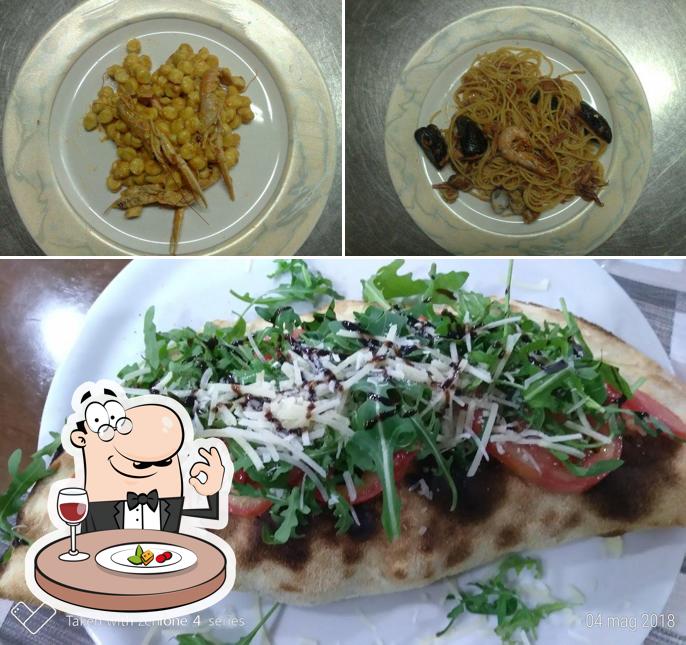 Cibo al Ristorante Pizzeria Il Triangolo Fratelli Micheli