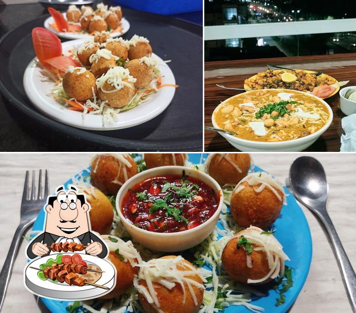 Food at Tawa and Tandoor Veg Restaurant