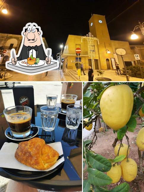 Questa è la immagine che mostra la cibo e esterno di La Chiazza