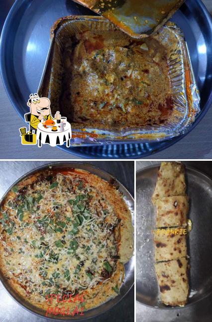 Food at Famous Omlet Centre