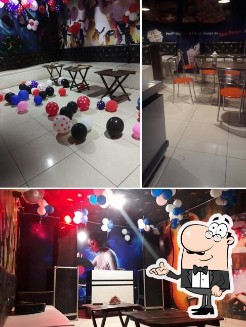 The photo of 2 Nice Cafe’s interior and food