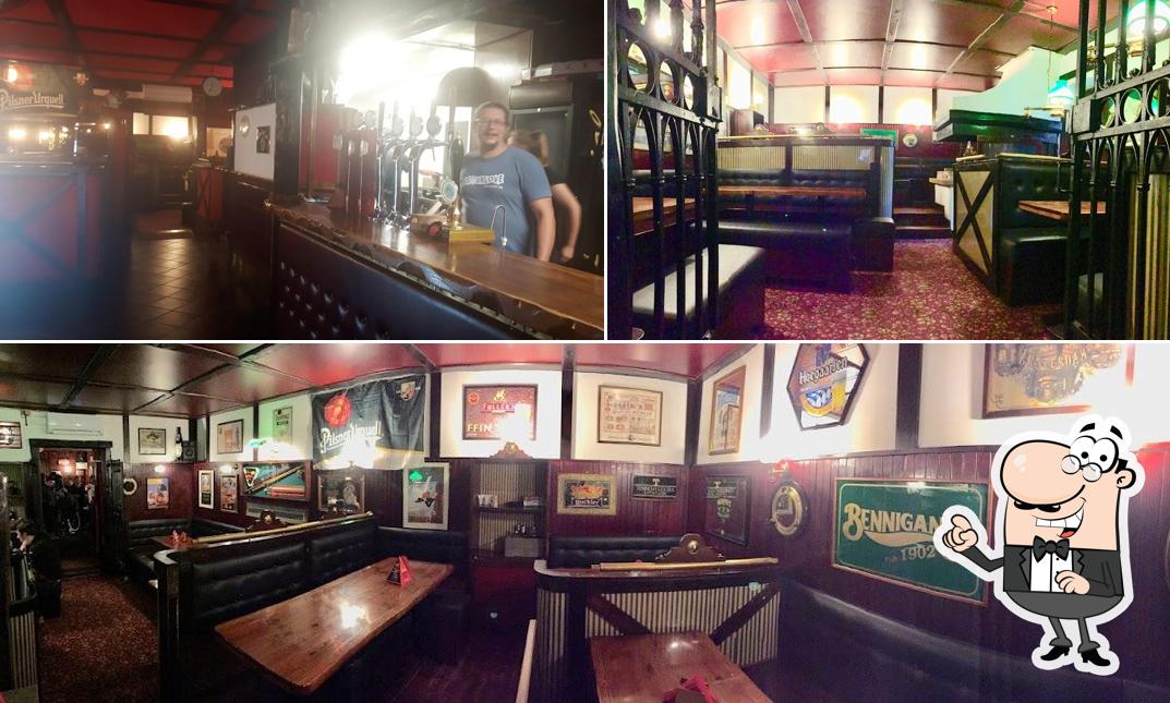 Dai un'occhiata agli interni di Bennigan's Pub 1902