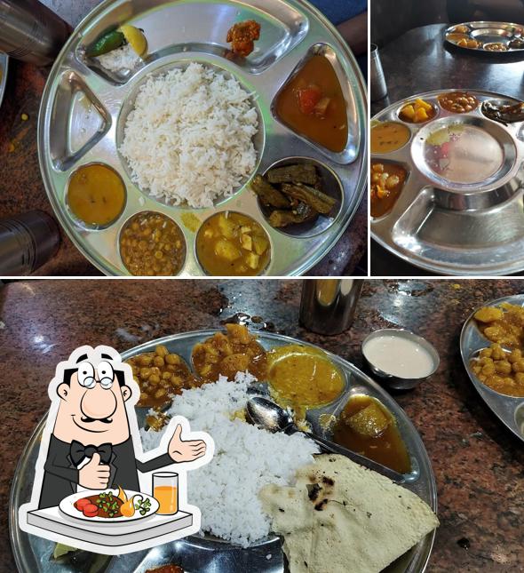 Food at Marwadi Basa