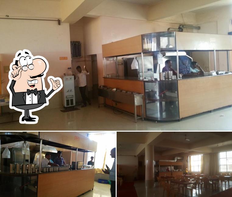 The interior of BALAJI FAMILY RESTAURANT