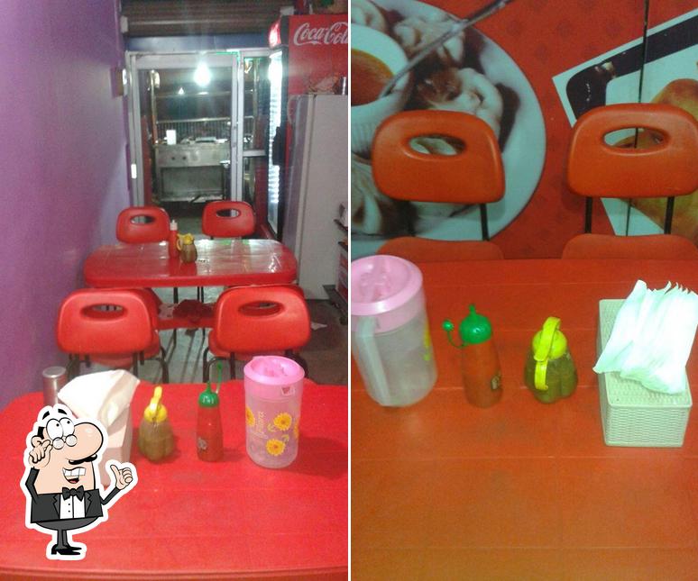 The interior of FAST FOOD Lovers