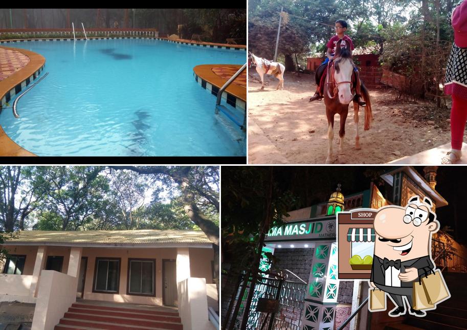 Enjoy the view at the outside area of Royal Hotel Matheran