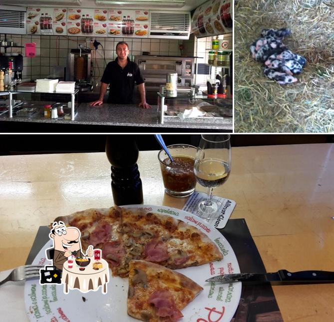 Tra le diverse cose da Zeugma Takeaway si possono trovare la cibo e bevanda