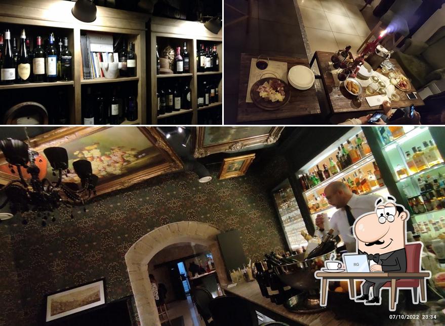 Siediti a un tavolo di Archivio Storico - Cocktail Bar & Wonderfood