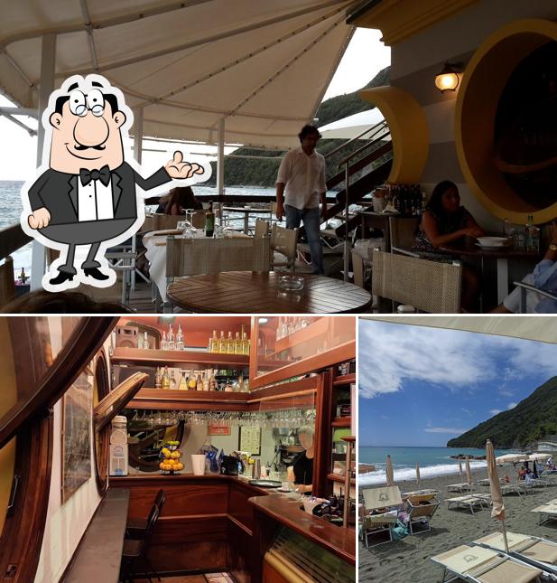 Siediti a un tavolo di Bar Ristorante Bunker Beach