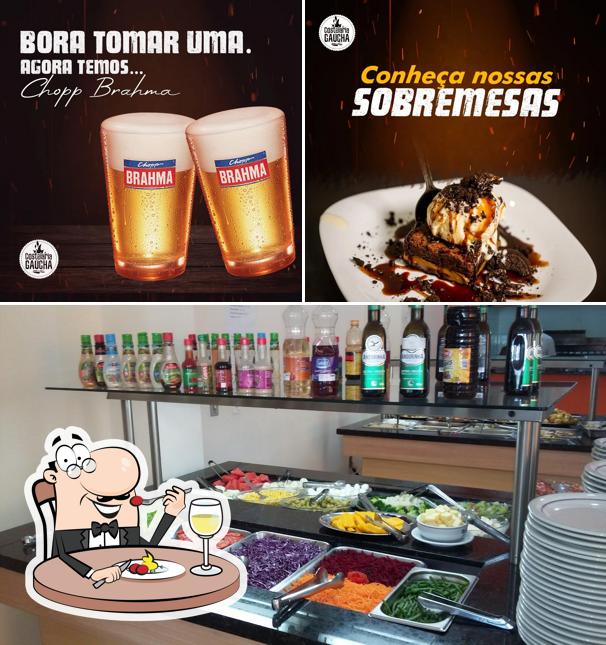 Entre diversos coisas, comida e bebida podem ser encontrados a Costelaria Gaúcha