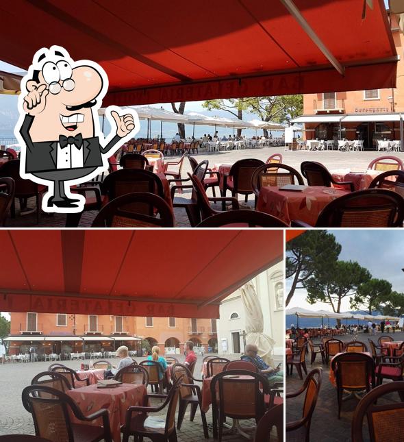 Gli interni di Bar Gelateria I Volti