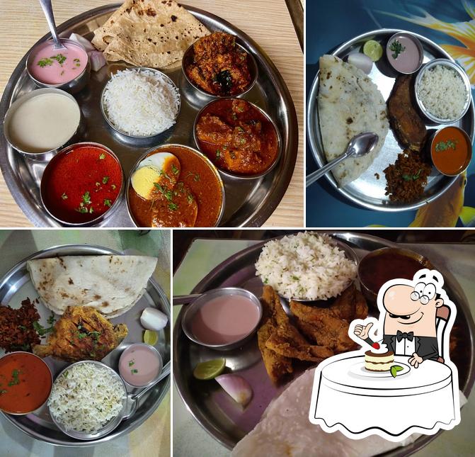 Hotel Malwan Samudra: Kiran Kore serves a number of sweet dishes