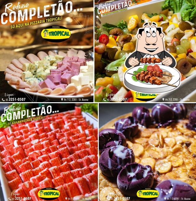 Comida em Pizzaria Tropical