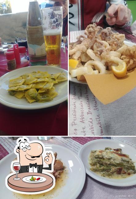 Cibo al Ristorante Pizza Tabacchi Bar Di Sotto di Volta/Vergano & C