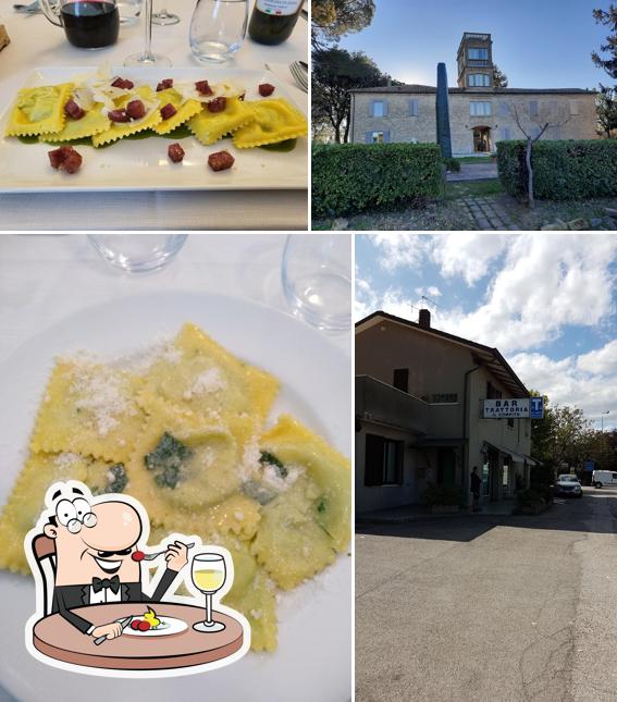 La immagine della cibo e esterno di Ristorante Compito