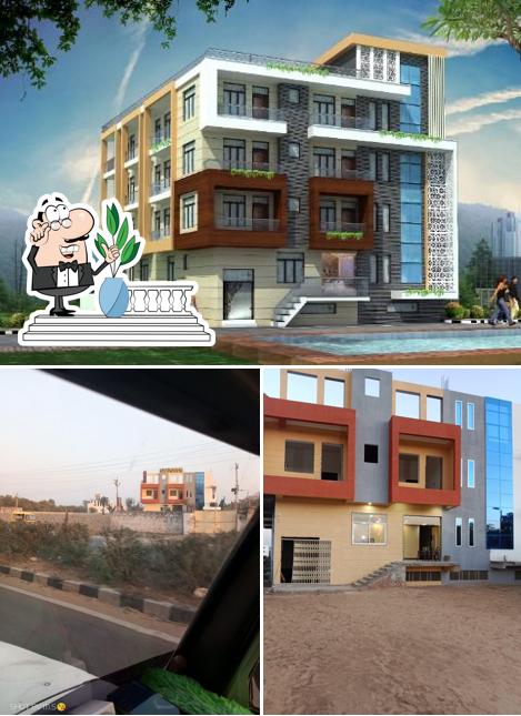 The exterior of HOTEL THE GULMARG PALACE KUKAS