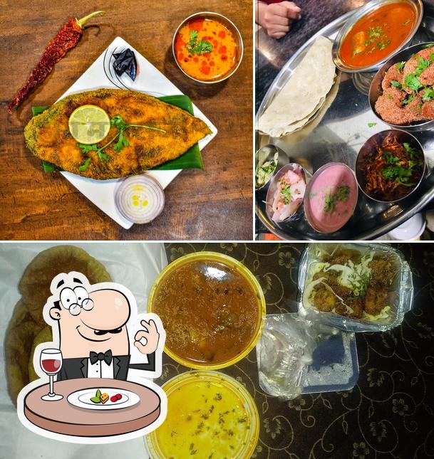 Meals at HOY MAHARAJA- MALWANI KOMBADI VADE