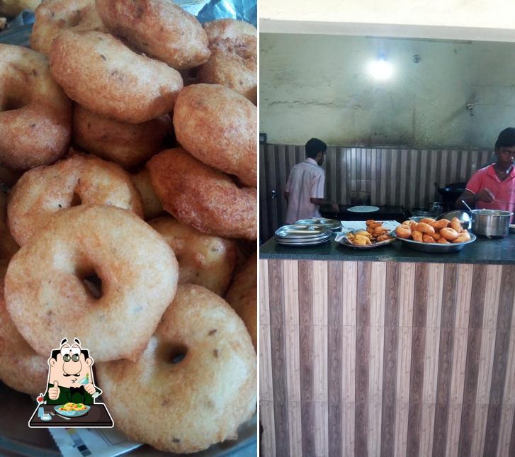 Food at Sri Dhyanapriya Tiffins