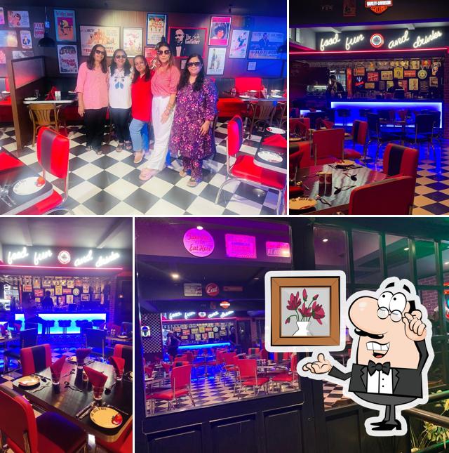 Tomato’s Gandhinagar