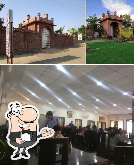 Here's a picture of Shree Ji Restaurant