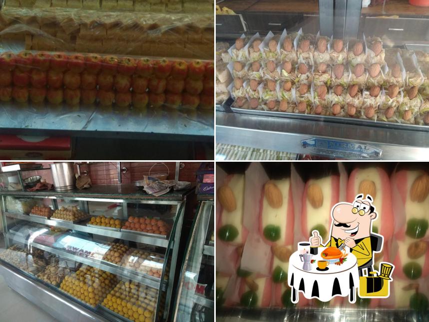 Food at Swami Sweets