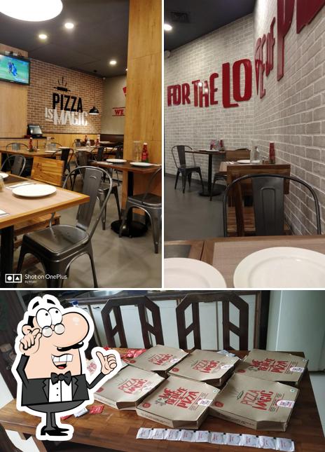 Check out how Pizza Hut Kandivili Profit Centre, Mumbai looks inside